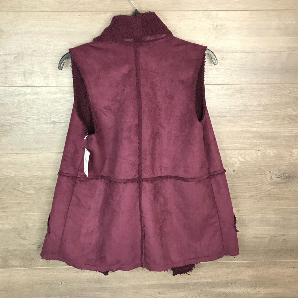 Caslon Womens Reversible Faux Shearling Vest - Picture 5 of 8